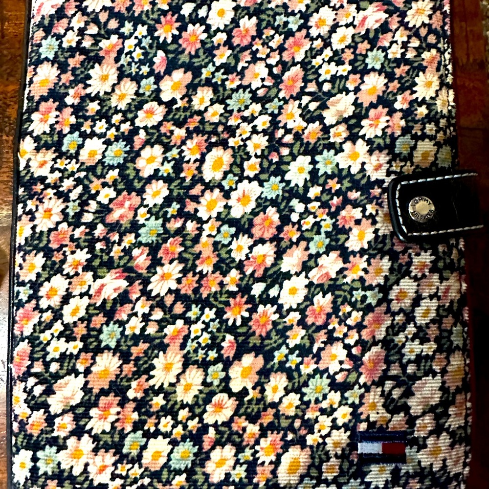 Tommy Hilfiger Floral Corduroy Purse - Picture 4 of 6